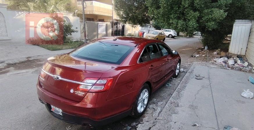 Ford Taurus